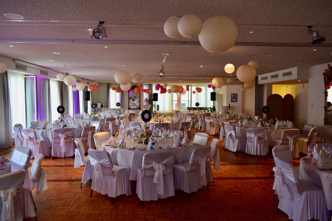 Hotel Baeren Lachen Bagian luar foto